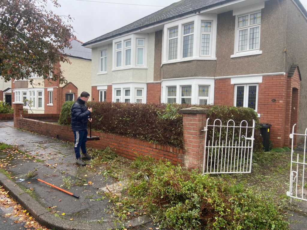 hedge cutting Caerphilly